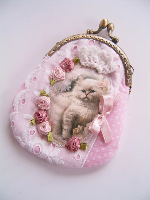 Unique Handmade Cat Kiss-Lock Purse – Romantic Vintage Pink Coin Purse | Sweet Dream Rose