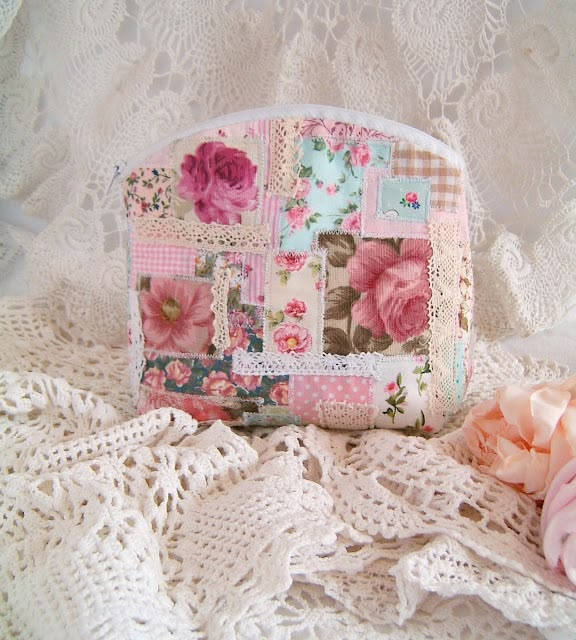 Handmade Quilted Makeup Bag – Pink Floral Patchwork Shabby Chic Cosmetic Pouch | Sweet Dream Rose